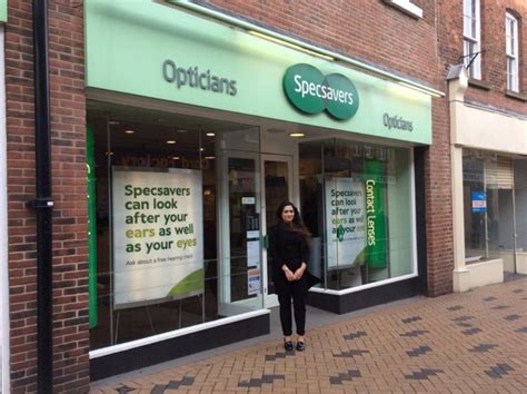 specsavers near me now.